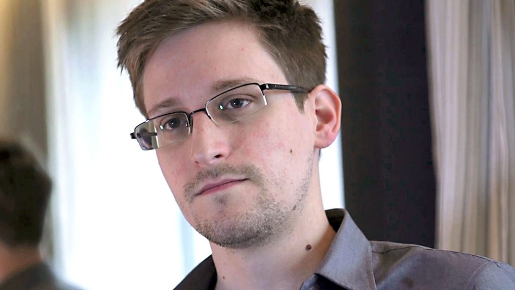 Edward Snowden Gives Tips on Internet Privacy